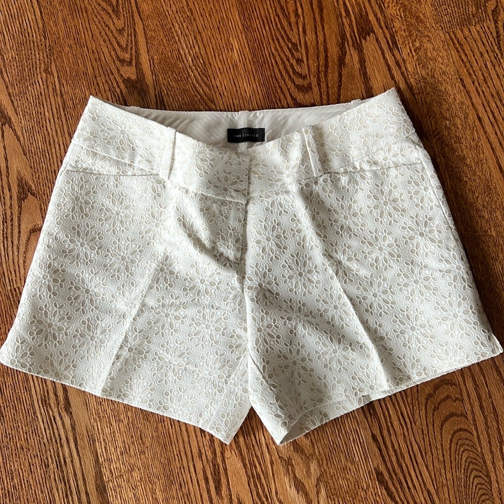 The Limited Drew short ivory and cream eyelets